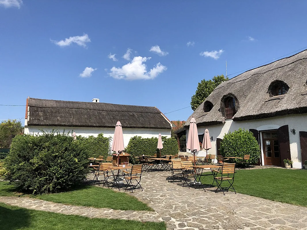 The Houses of History – anno 1830