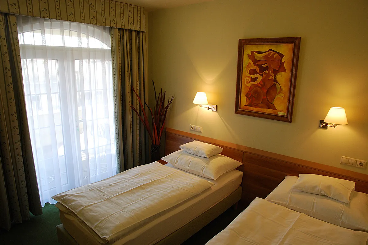 Hotel Kiss