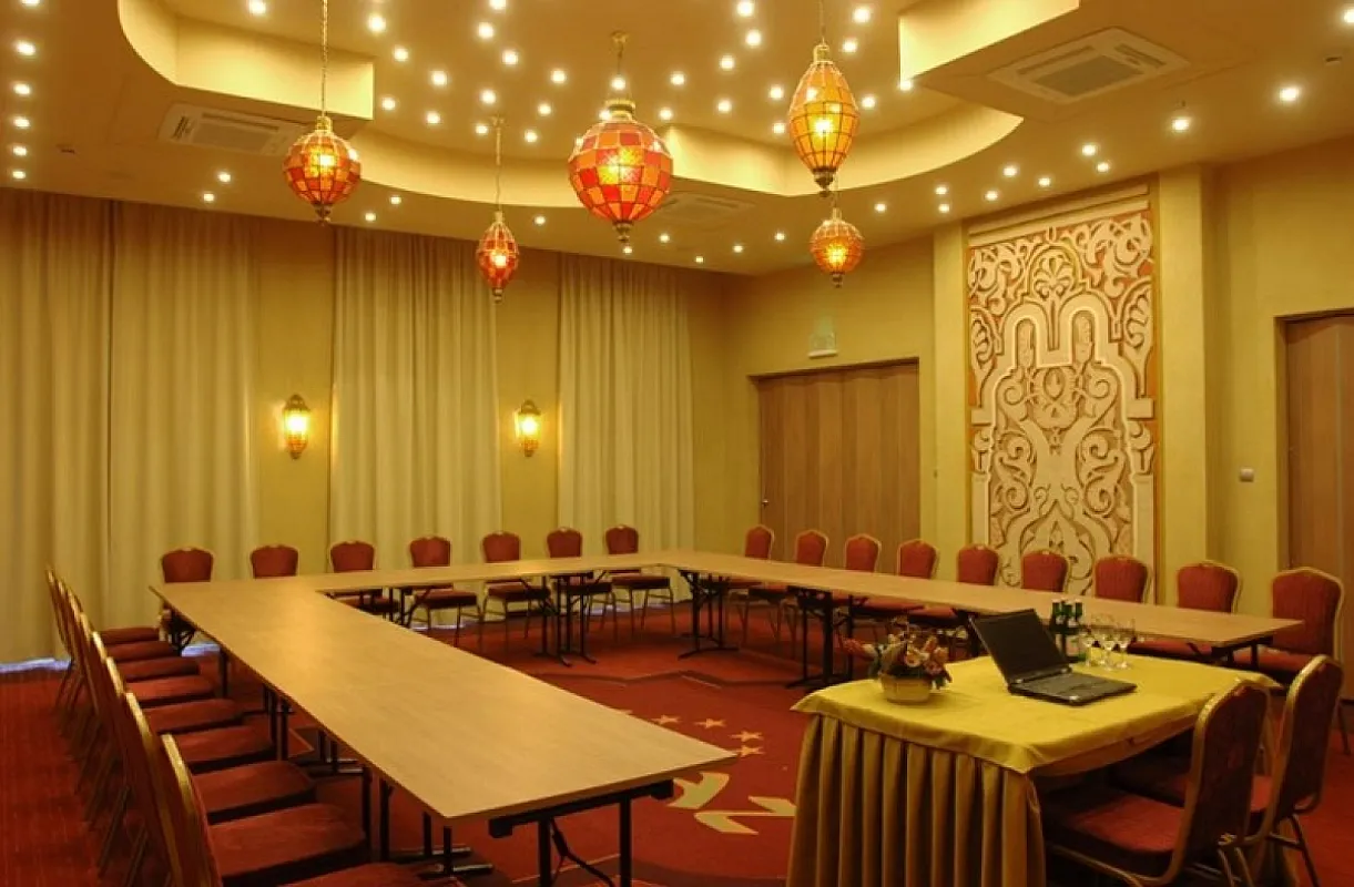 Shiraz Hotel