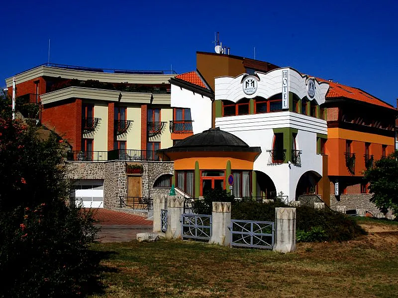 Sándor Hotel