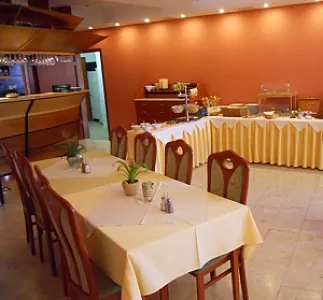 Sándor Hotel