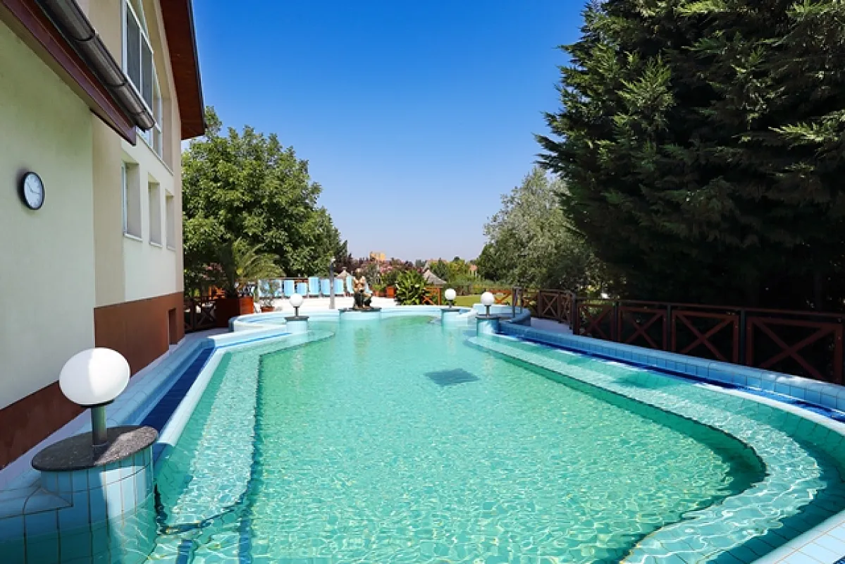 Orchidea Hotel Lipót