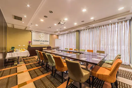 Lion's Garden Hotel