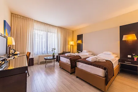 Lion's Garden Hotel