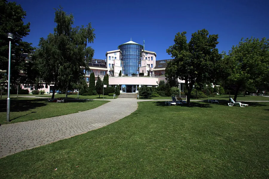 Kenese Bay Garden Resort & Conference