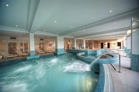 Két Korona Konferencia és Wellness Hotel