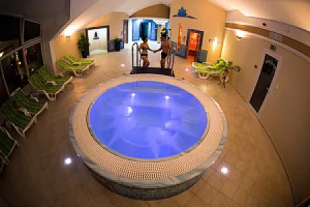 Kristály Hotel
