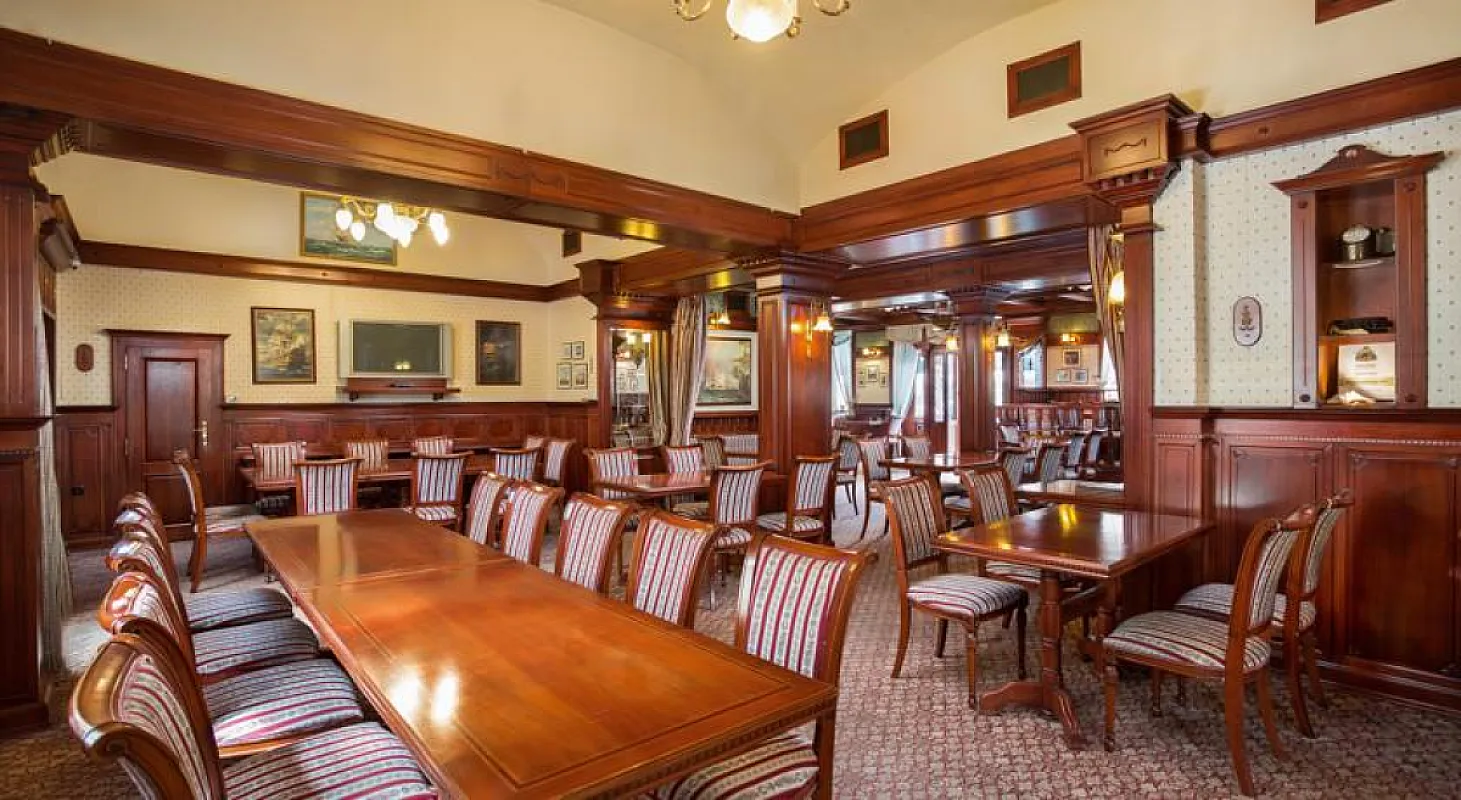 Nelson Hotel