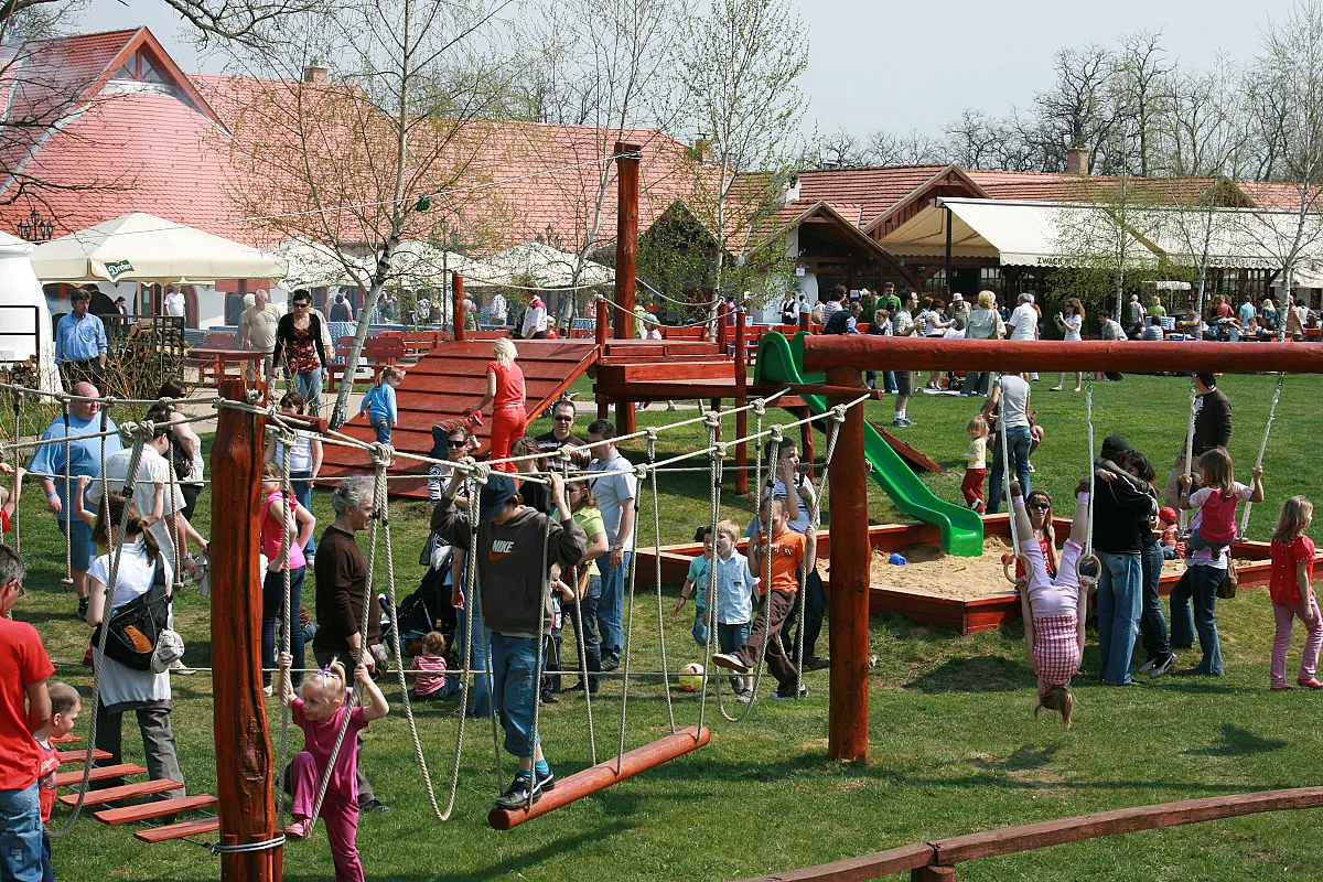 Lázár Lovaspark