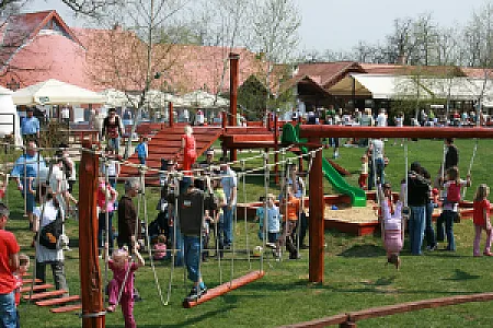 Lázár Lovaspark