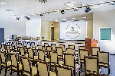 Hotel Délibáb