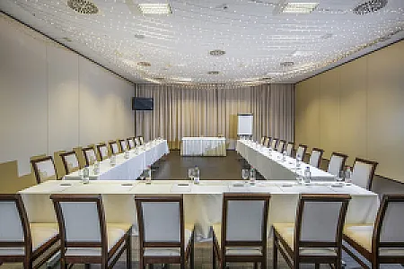 Hotel Délibáb
