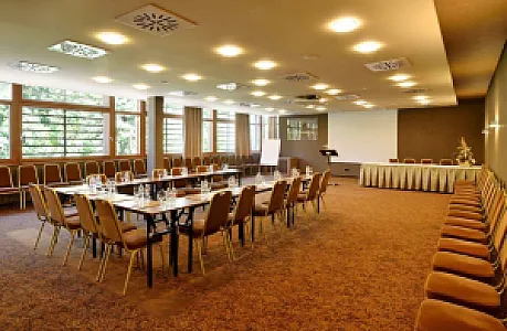 Hotel Golden Lake Resort