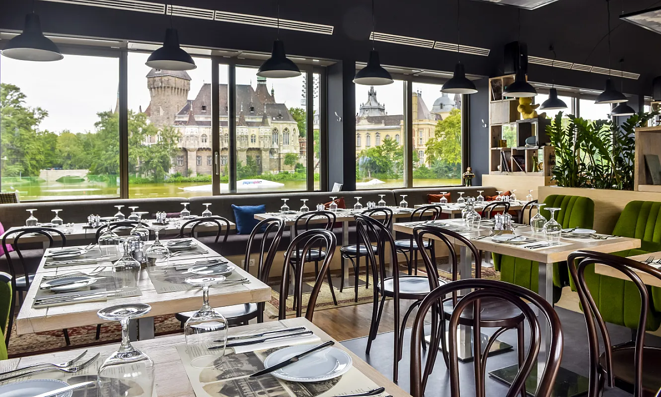 Városliget Café & Restaurant