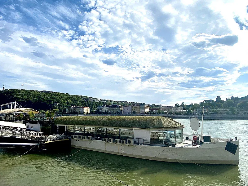 BOATanic hajó