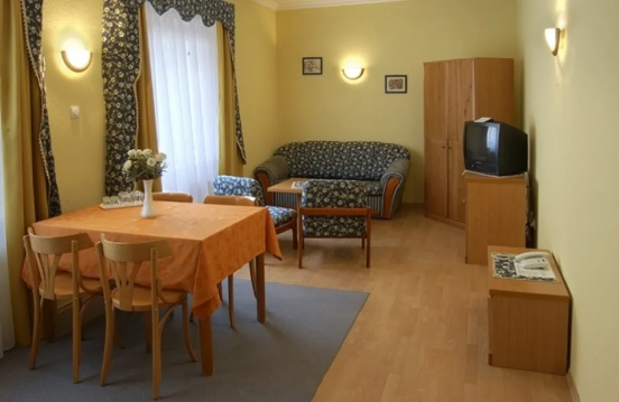 Kikelet Club Hotel