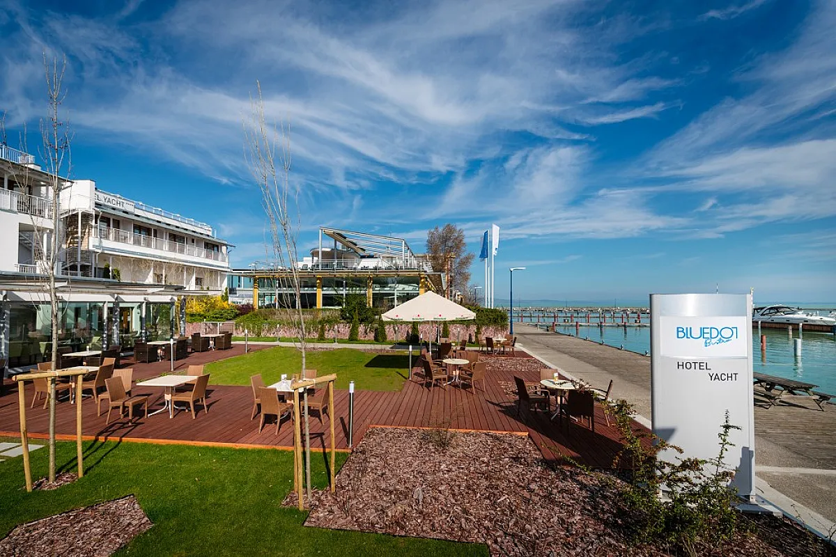 Hotel Yacht Wellness & Business