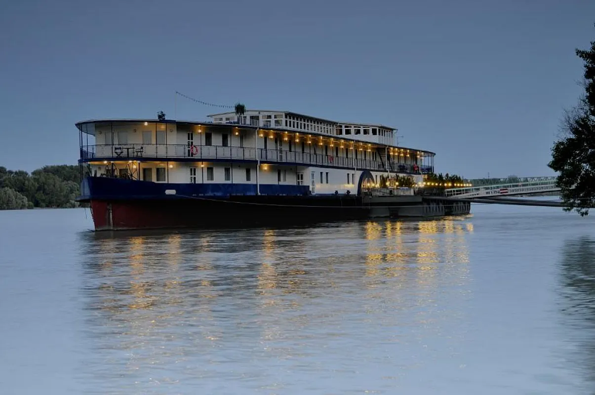 Aquamarina Hotel és Rendezvényhajó