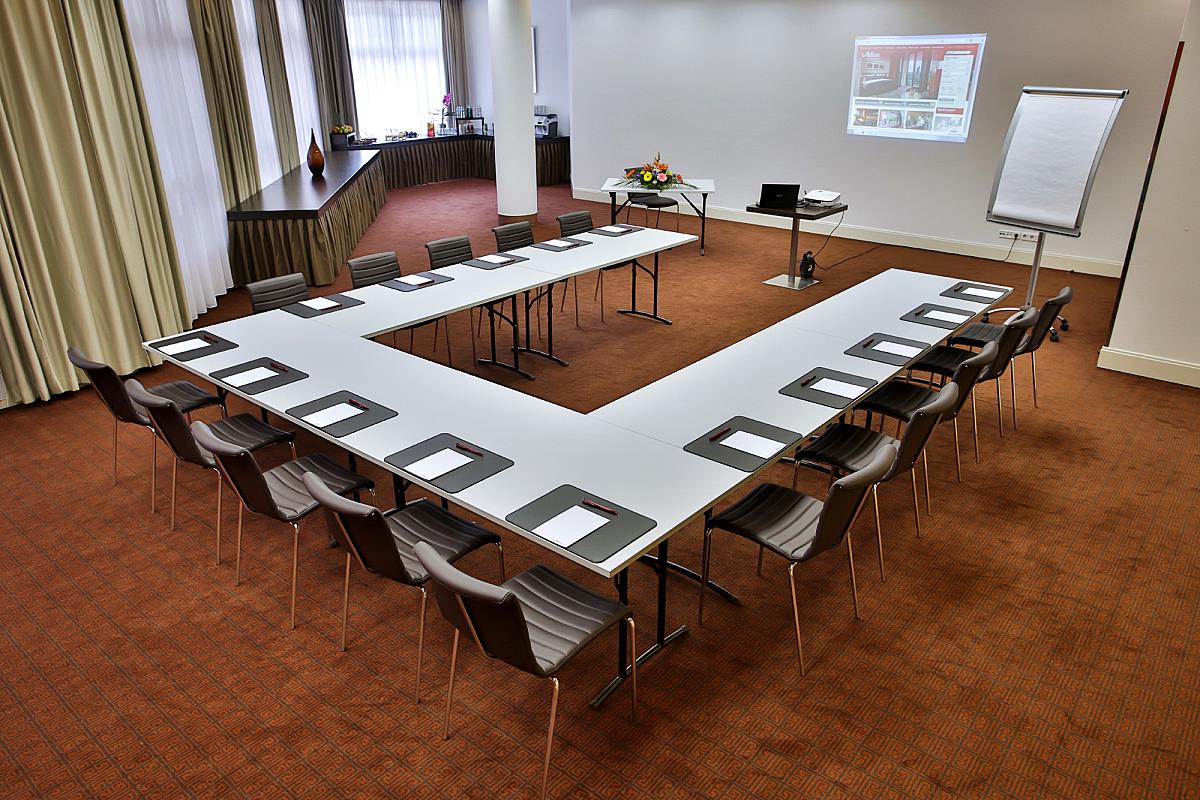 Adina Apartment Hotel