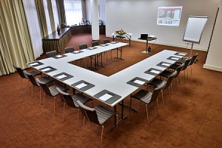 Adina Apartment Hotel