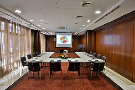 Adina Apartment Hotel