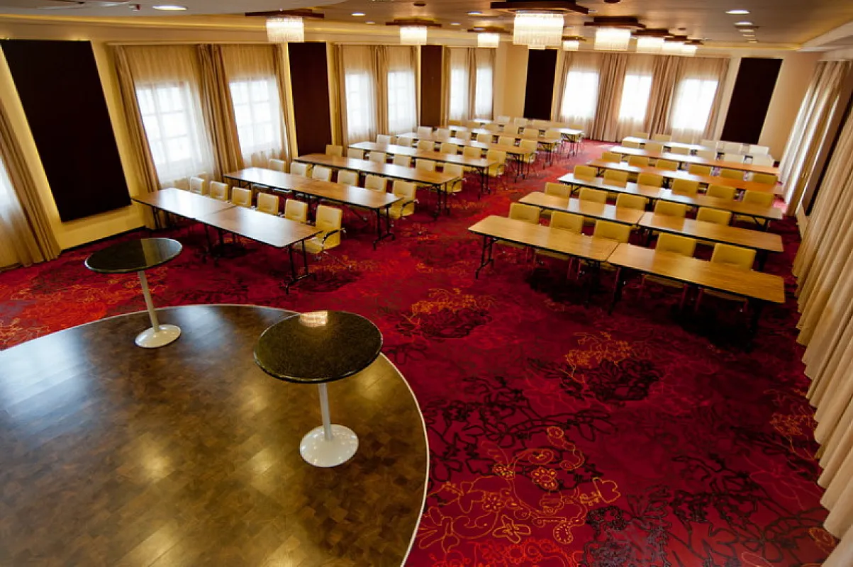 Gastland M0 Hotel és Konferenciaközpont