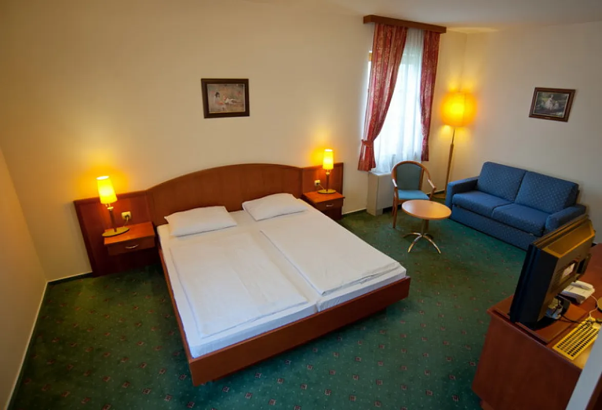 Gastland M0 Hotel és Konferenciaközpont