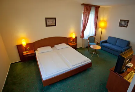 Gastland M0 Hotel és Konferenciaközpont
