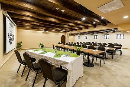 Gastland M1 Hotel és Konferenciaközpont