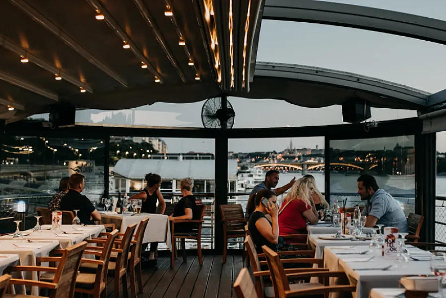 Vogue Boat Restaurant