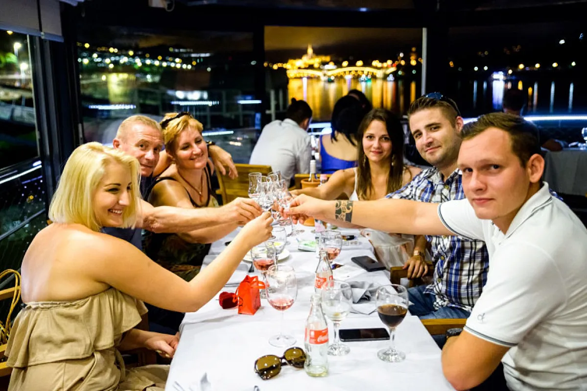 Vogue Boat Restaurant