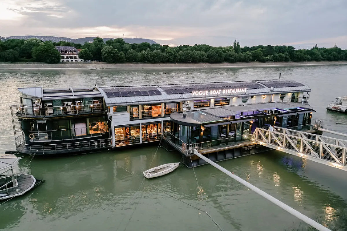 Vogue Boat Restaurant