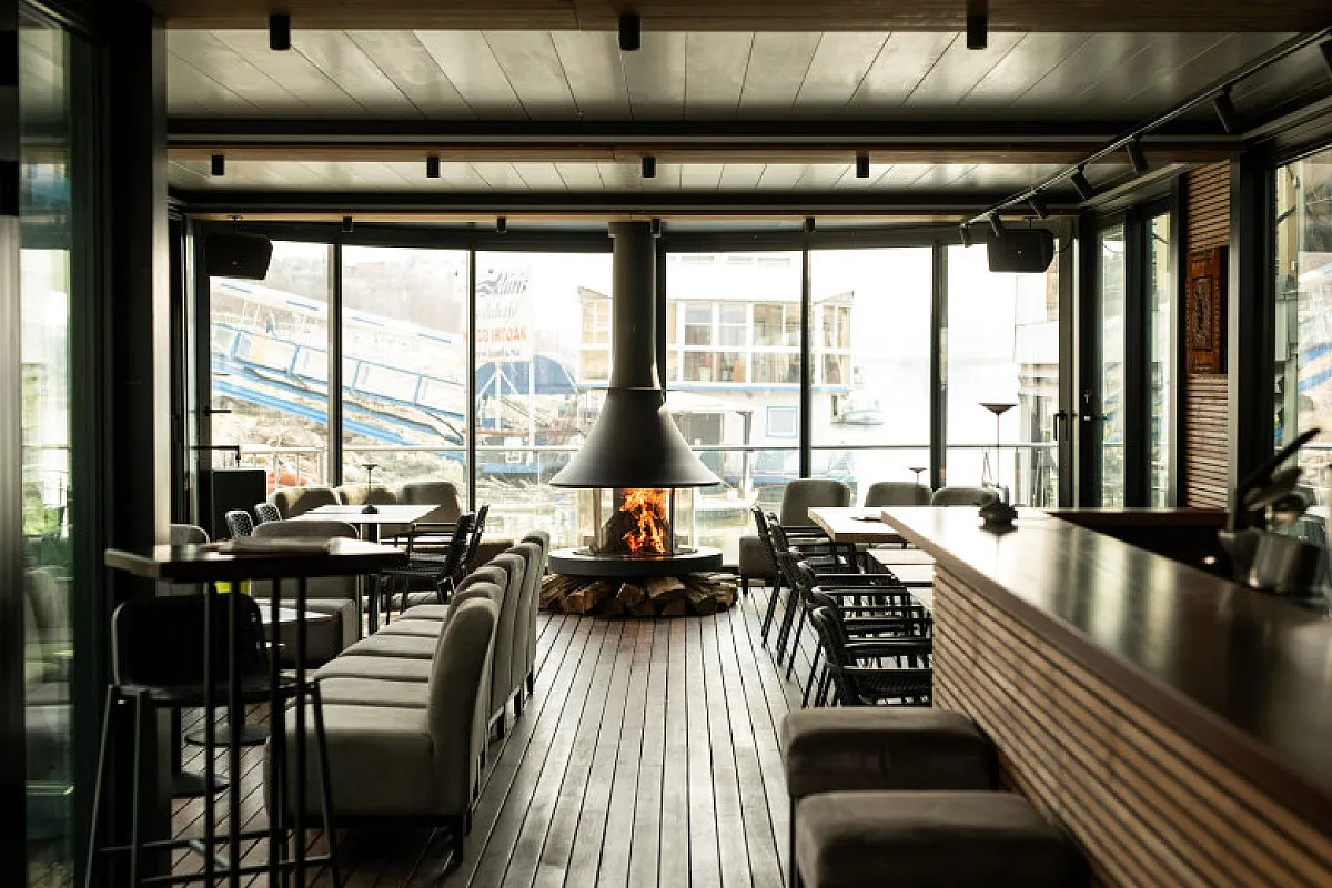 Vogue Boat Restaurant