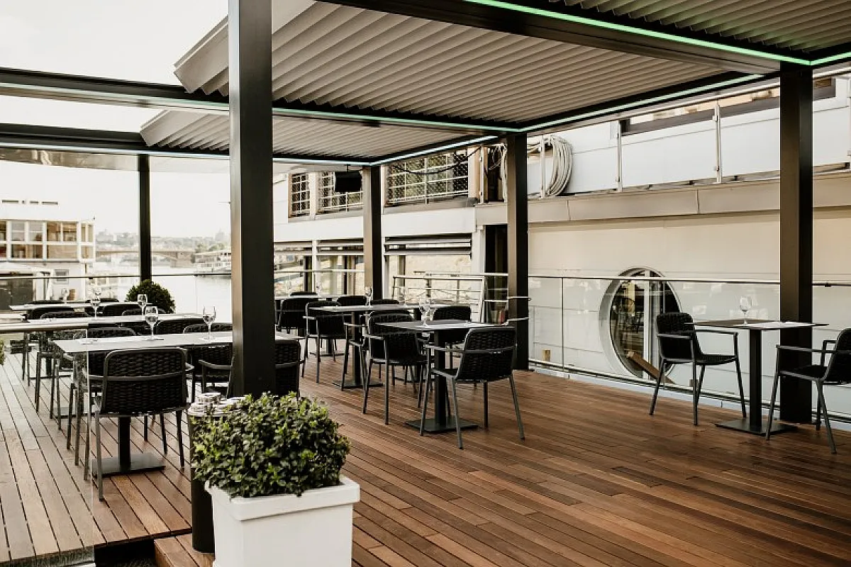 Vogue Boat Restaurant