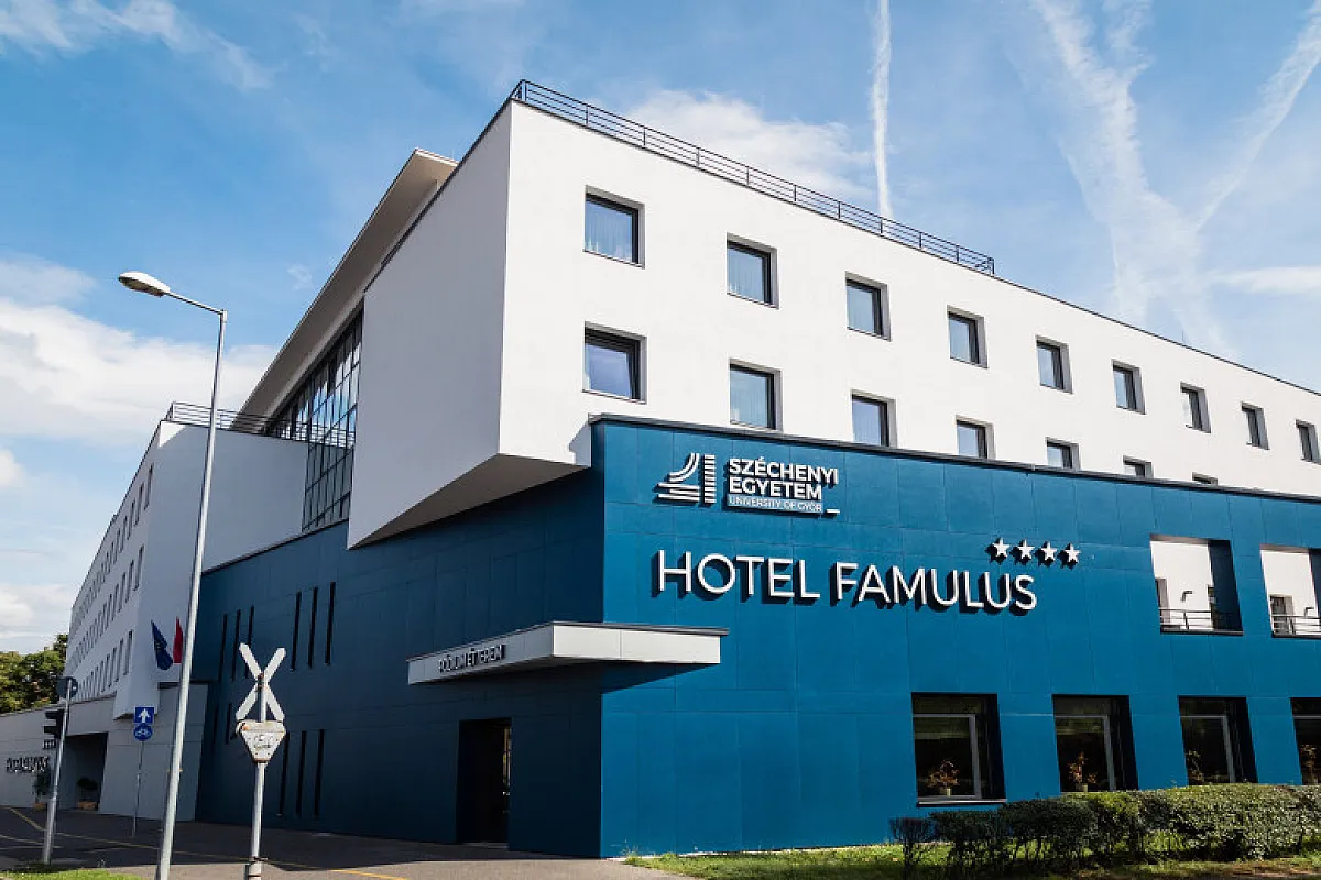 Famulus Hotel