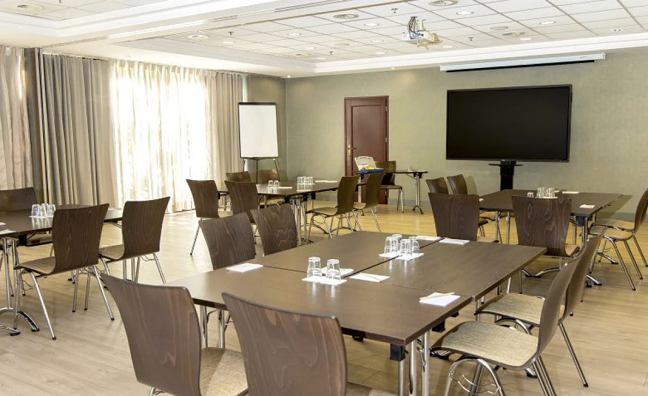 Lion's Garden Hotel