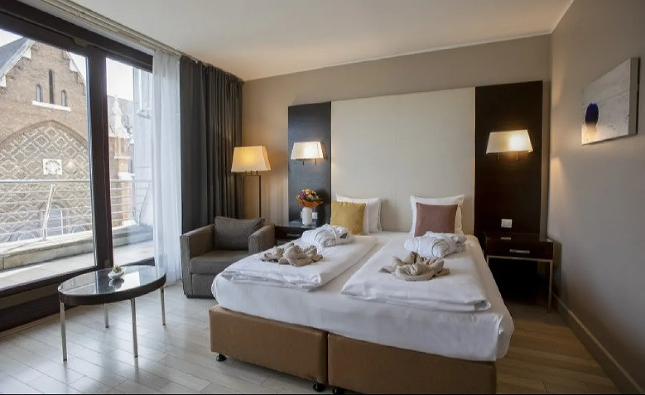 Lion's Garden Hotel