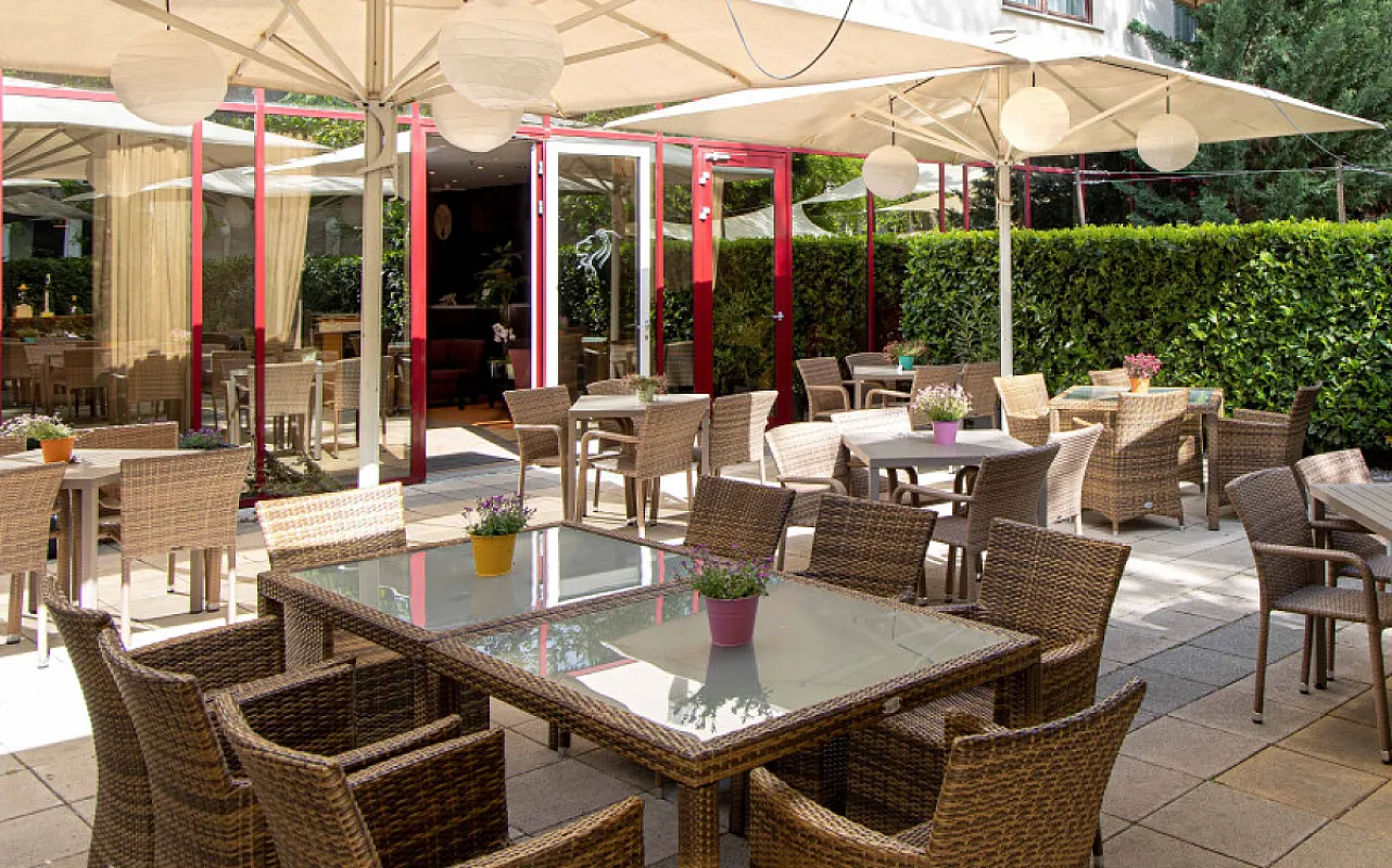 Lion's Garden Hotel