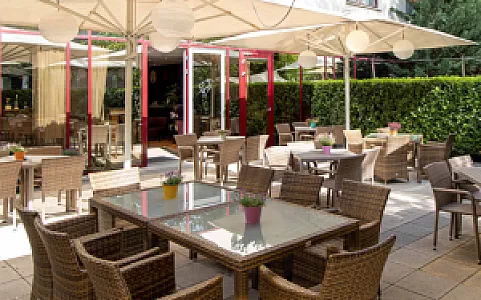 Lion's Garden Hotel