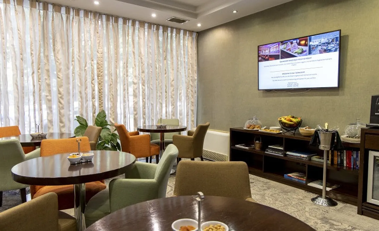 Lion's Garden Hotel