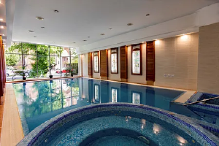 Lion's Garden Hotel