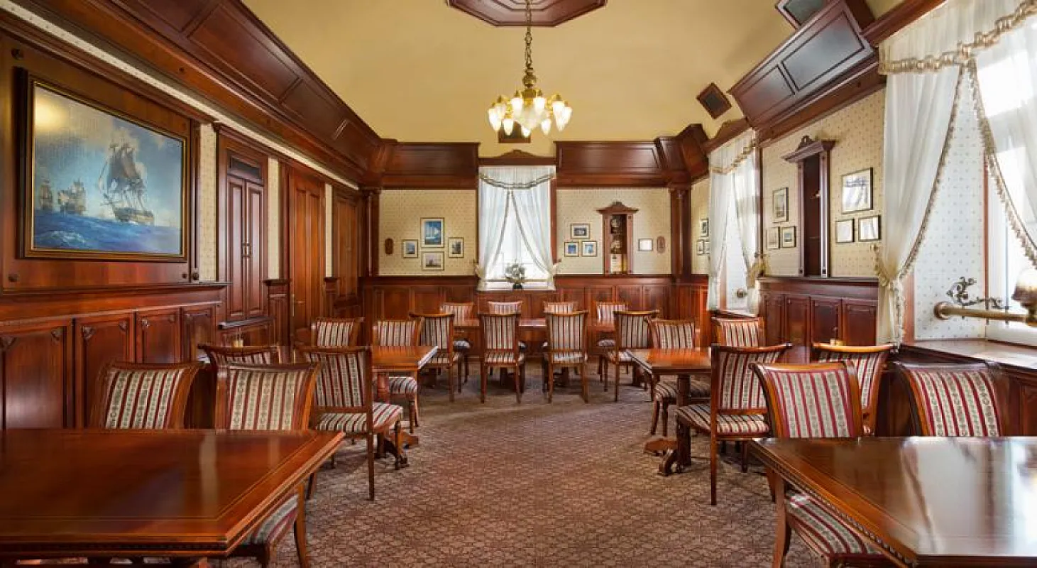 Nelson Hotel