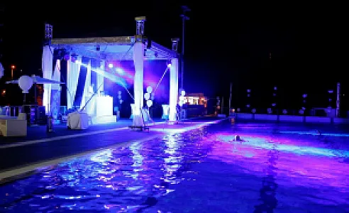 Mom Sport és Rendezvényközpont