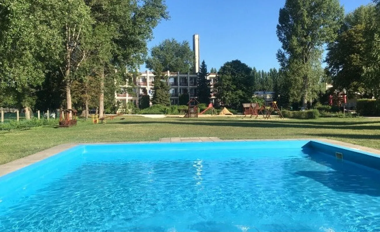 Nereus Park Hotel