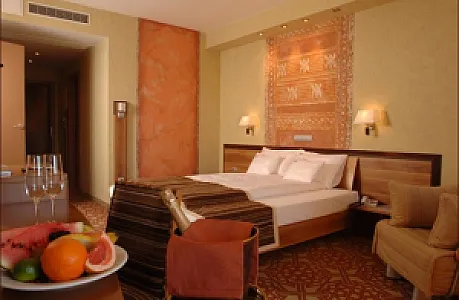Shiraz Hotel