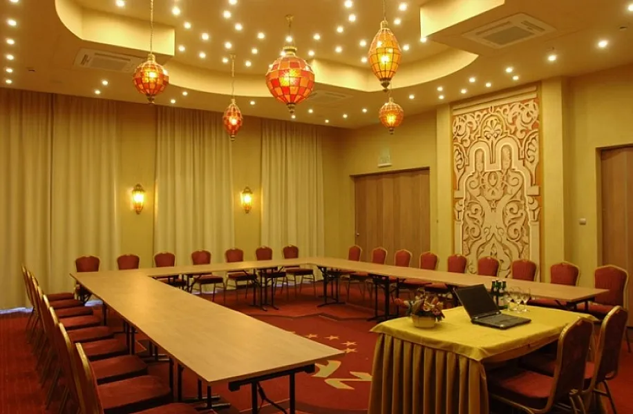 Shiraz Hotel