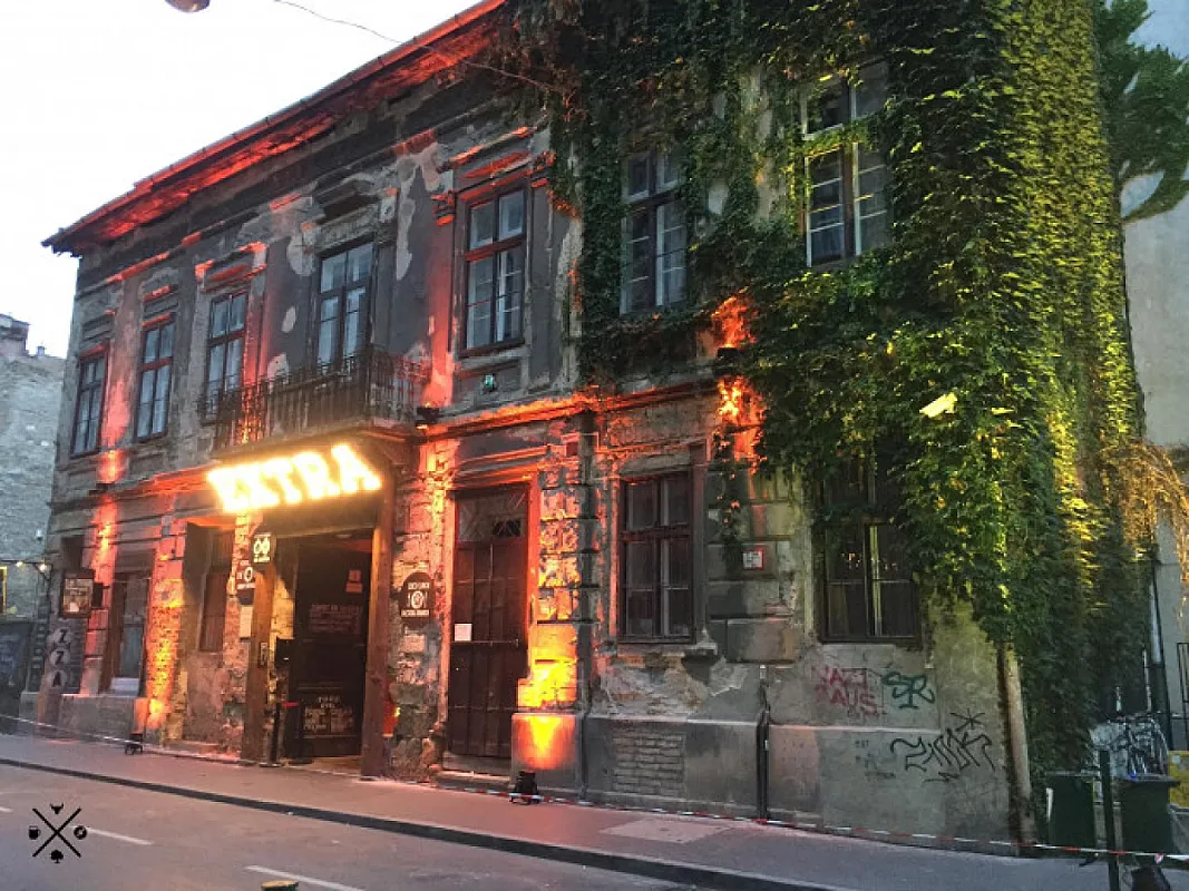 EXTRA BUDAPEST