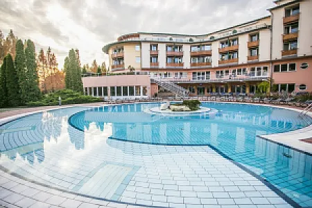 Lotus Therme Hotel & Spa