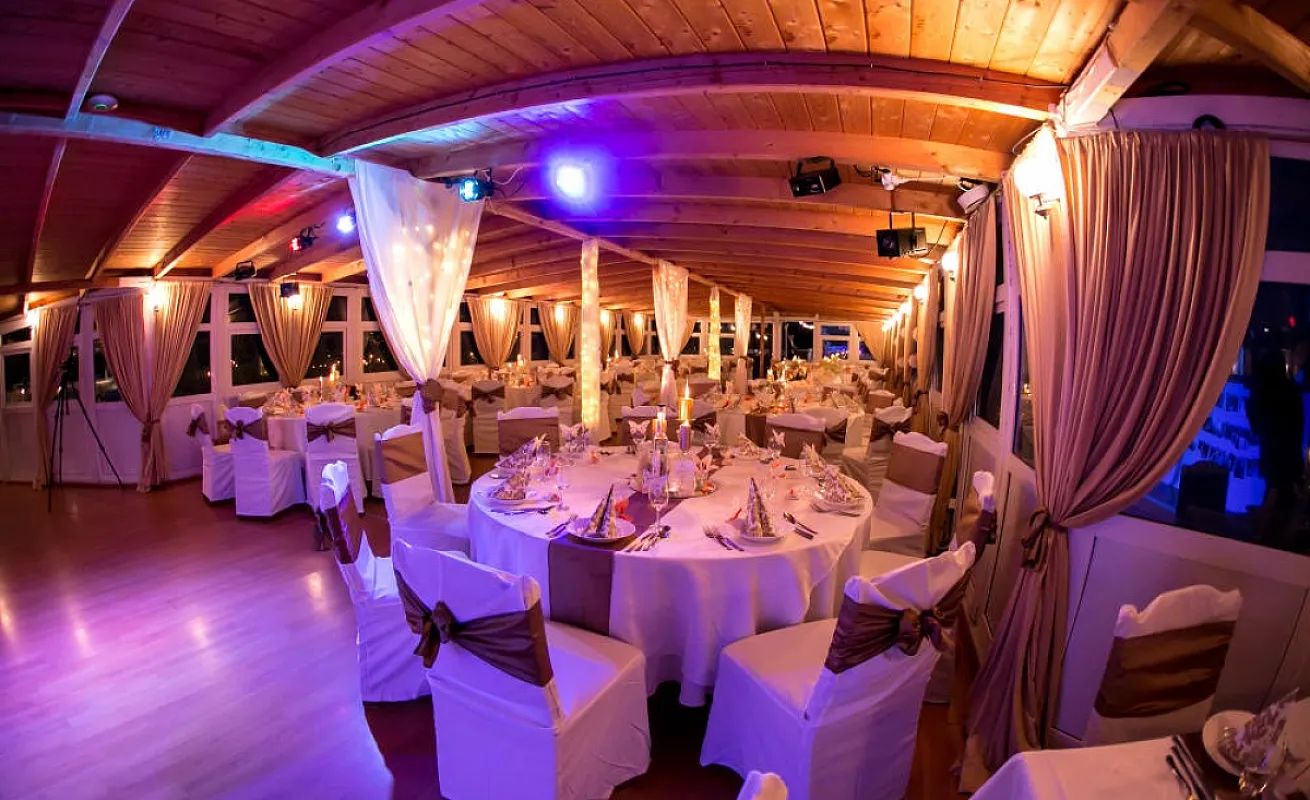 Aquamarina Hotel és Rendezvényhajó