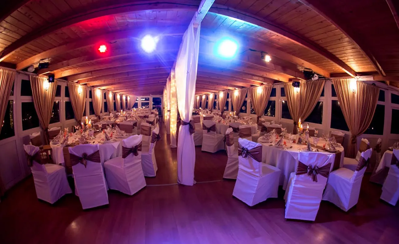 Aquamarina Hotel és Rendezvényhajó